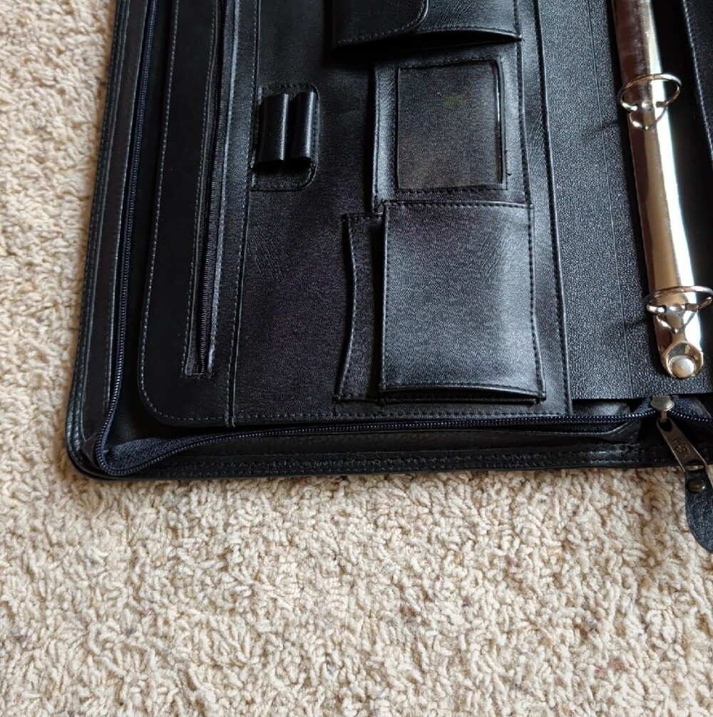 Black Leather Zip Portfolio - Unbranded - Picture 3 of 5